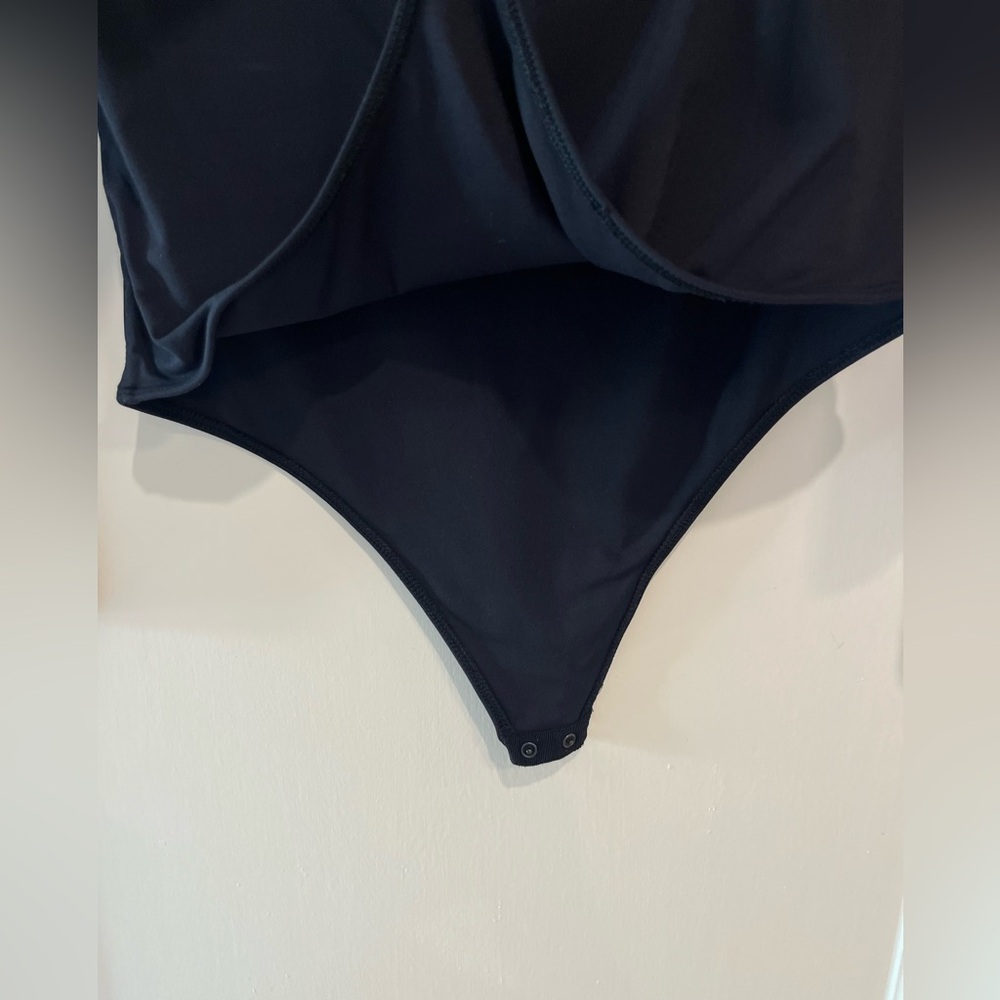Aritzia Babaton Square neck Body Suit - Picture 6 of 7